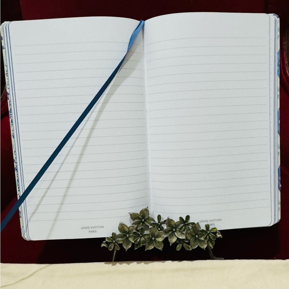 NEW Louis Vuitton By the Pool Notebook - Picture 4 of 8